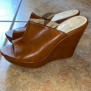 Tan wedges size 6.5 American Rag